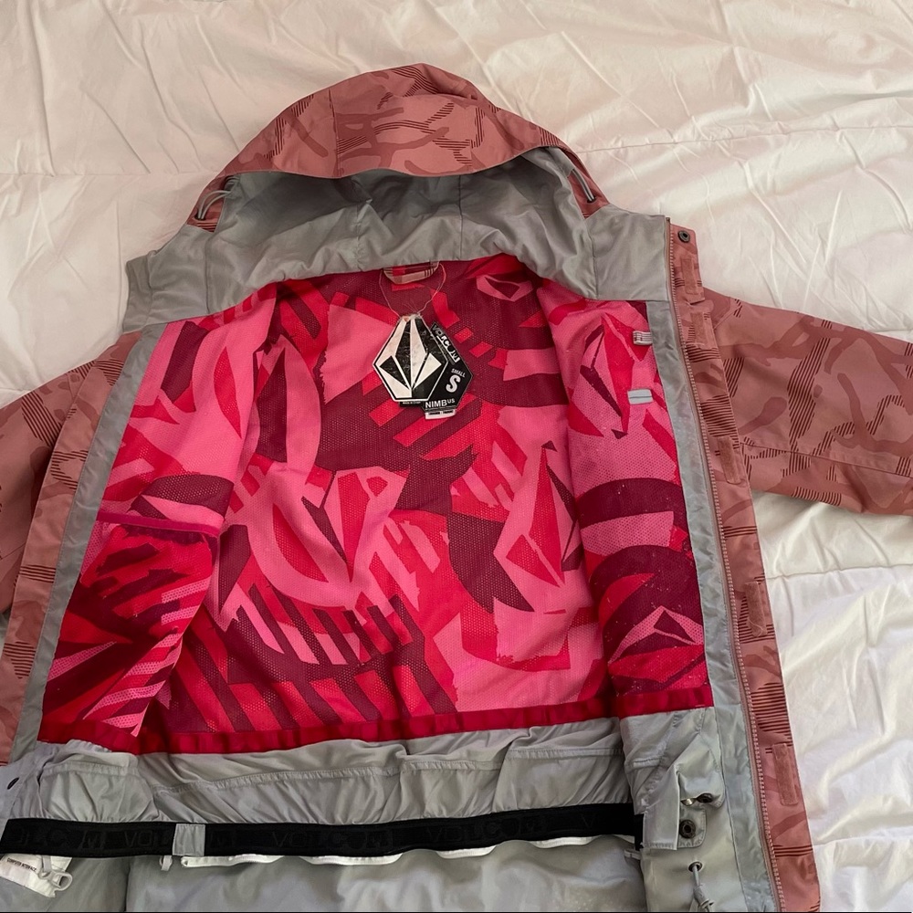 Women’s Winter Jacket Shell - Volcom - Size small - Picture 3 of 4